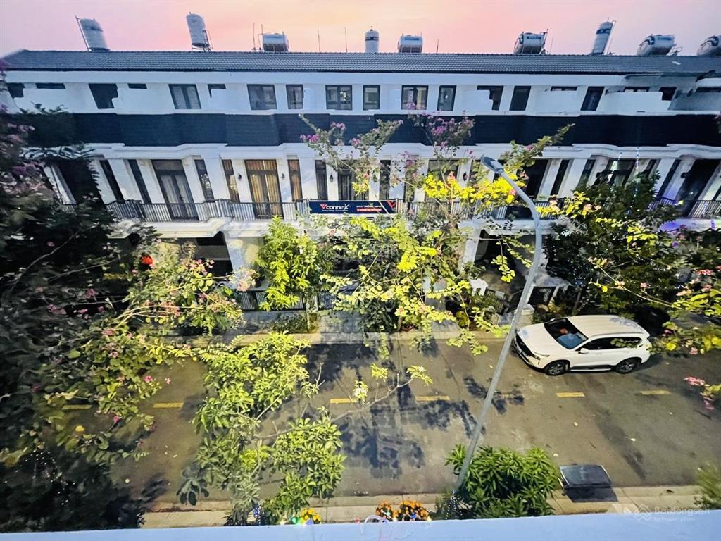 Bán nhà phố 2,78 tỷ full nội thất kdc thắng lợi central hill