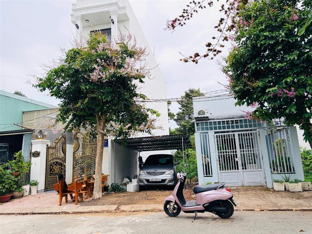 Kdc hoàng long bến lức 150m2 2,35 tỷ tl