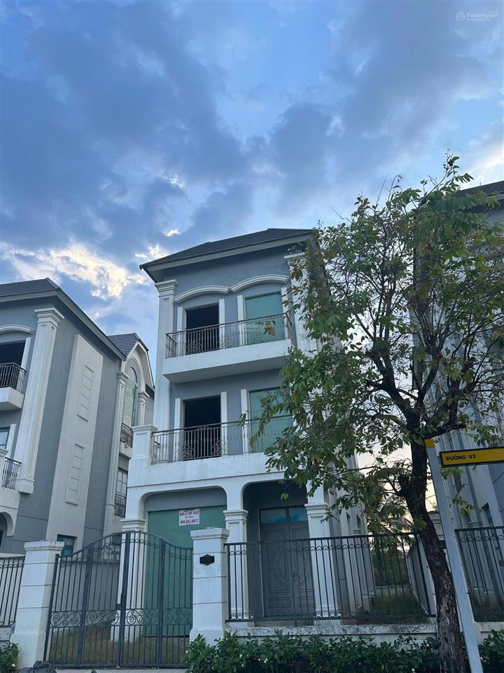 Bán gấp biệt thự độc bản 139 323m2 giá 74 tỷ tốt nhất trục v3 tại vinhomes grand park