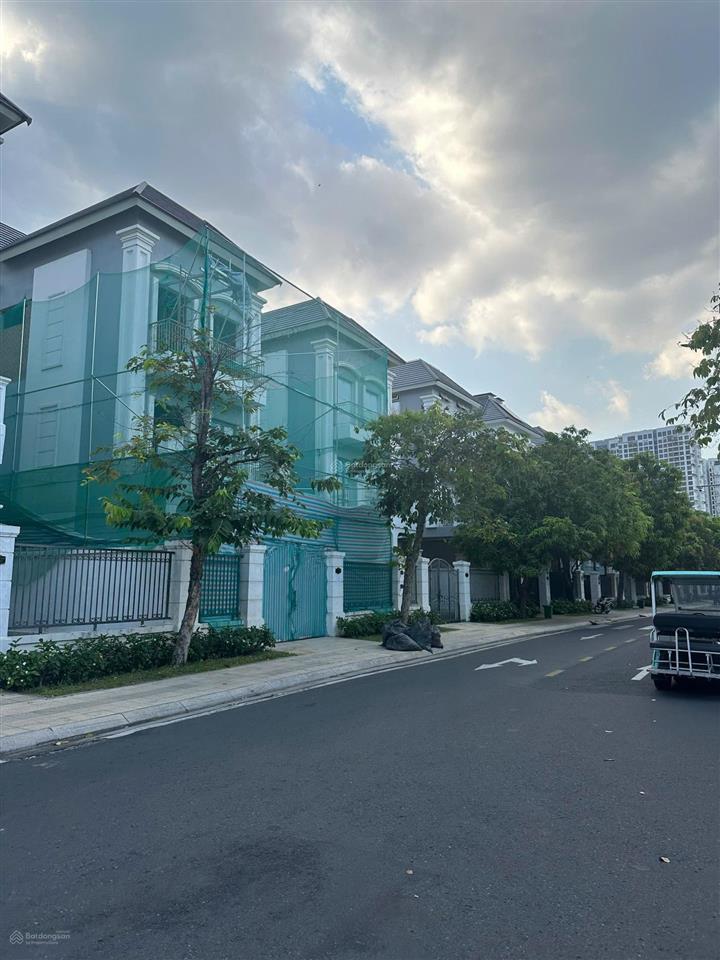 Bán gấp biệt thự độc bản 139 323m2 giá 74 tỷ tốt nhất trục v3 tại vinhomes grand park