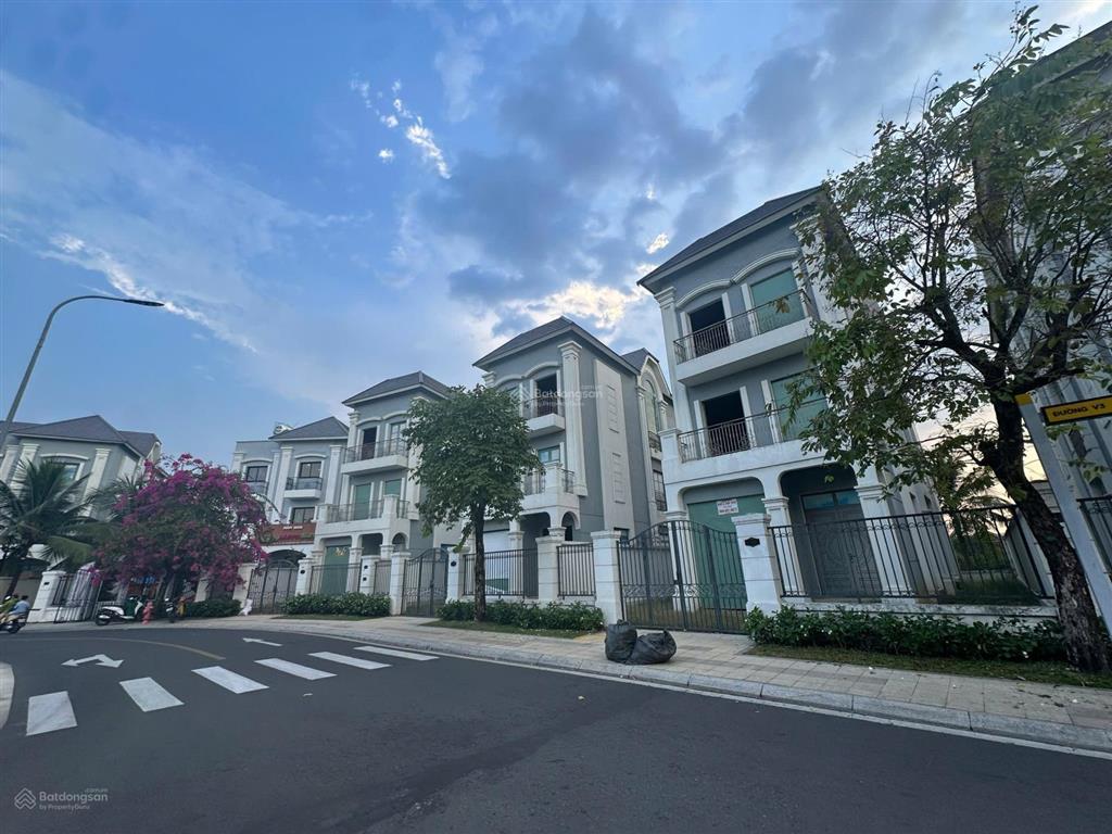 Bán gấp biệt thự độc bản 139 323m2 giá 74 tỷ tốt nhất trục v3 tại vinhomes grand park