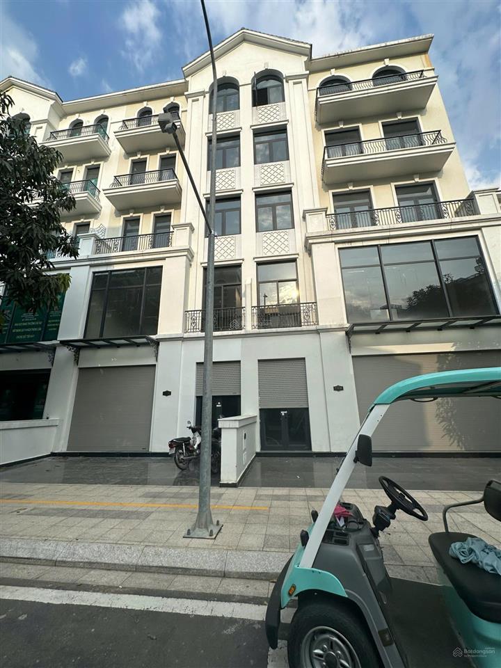 Chủ gửi bán nhà phố kế góc 144m2 đã có sổ đang có hđt tại vinhomes grand park