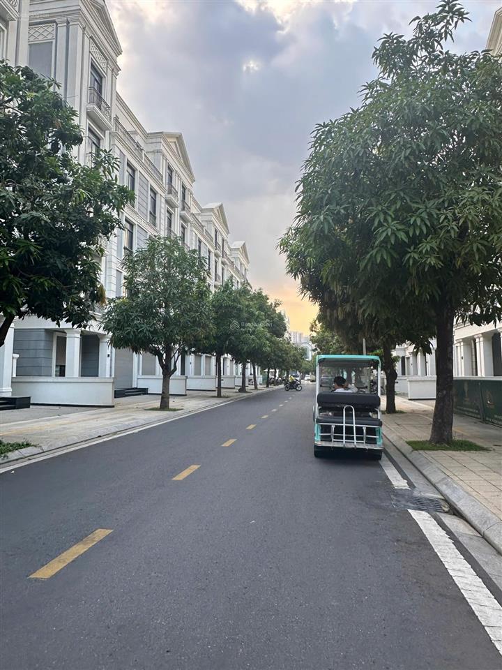 Chủ gửi bán nhà phố kế góc 144m2 đã có sổ đang có hđt tại vinhomes grand park