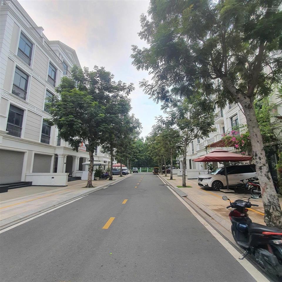 Bán gấp nhà phố lk đơn giá tốt nhất 162m2 manhattan 25,5 tỷ tại vhgp q9