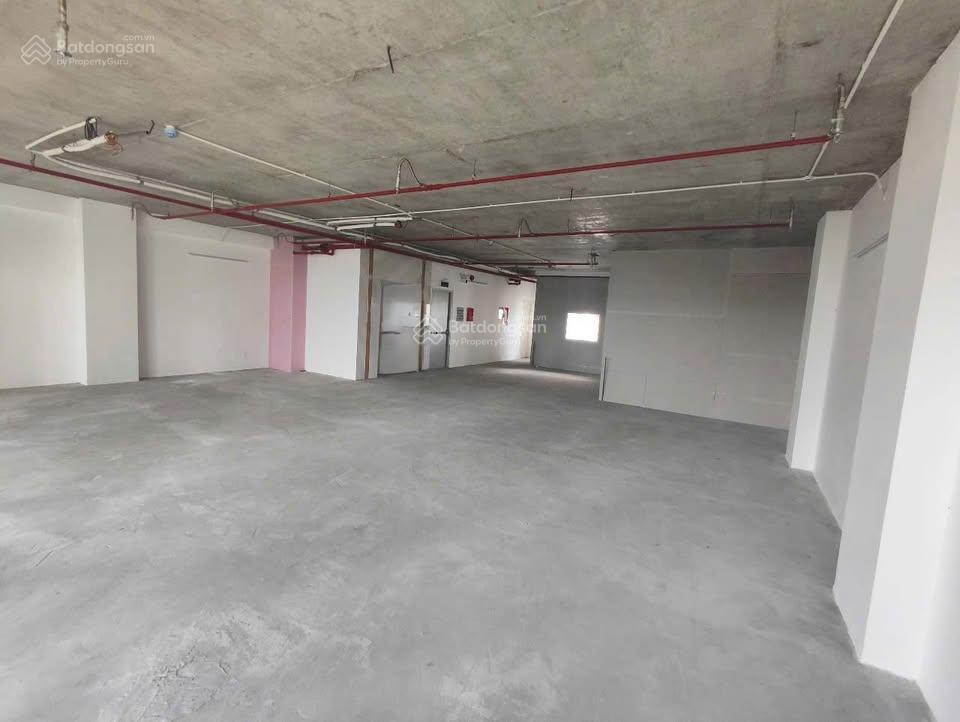 Tòa nhà văn phòng nằm ngay ngã tư nam kỳ khởi nghĩa  lý chính thắng quận 3