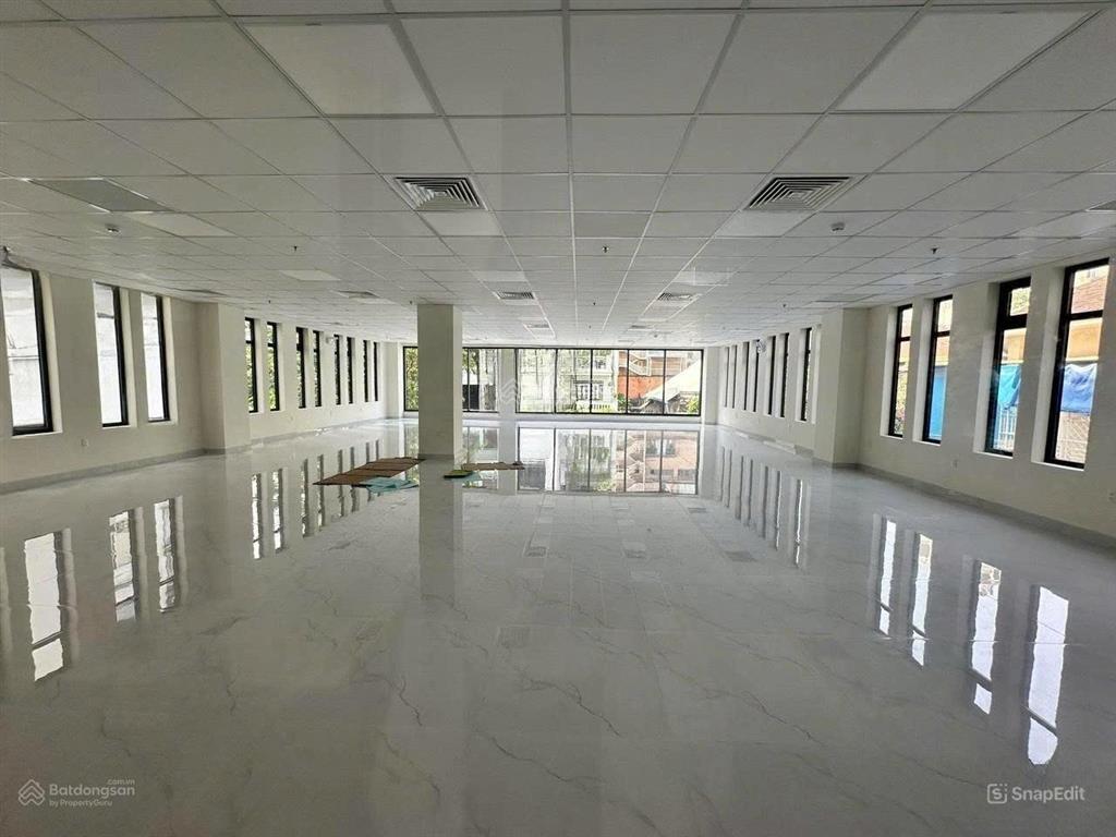 Tòa nhà mới xây gần góc đặng dung  đặng tất, p. tân định, quận 1