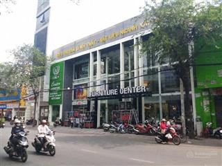 Showroom nội thất cho thuê đối diện nhà sách phương nam