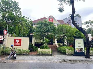 Villa 93 xuân thủy  thảo điền  diện tích 20m x 45m.  kết cấu 1 trệt 1 lầu áp mái.