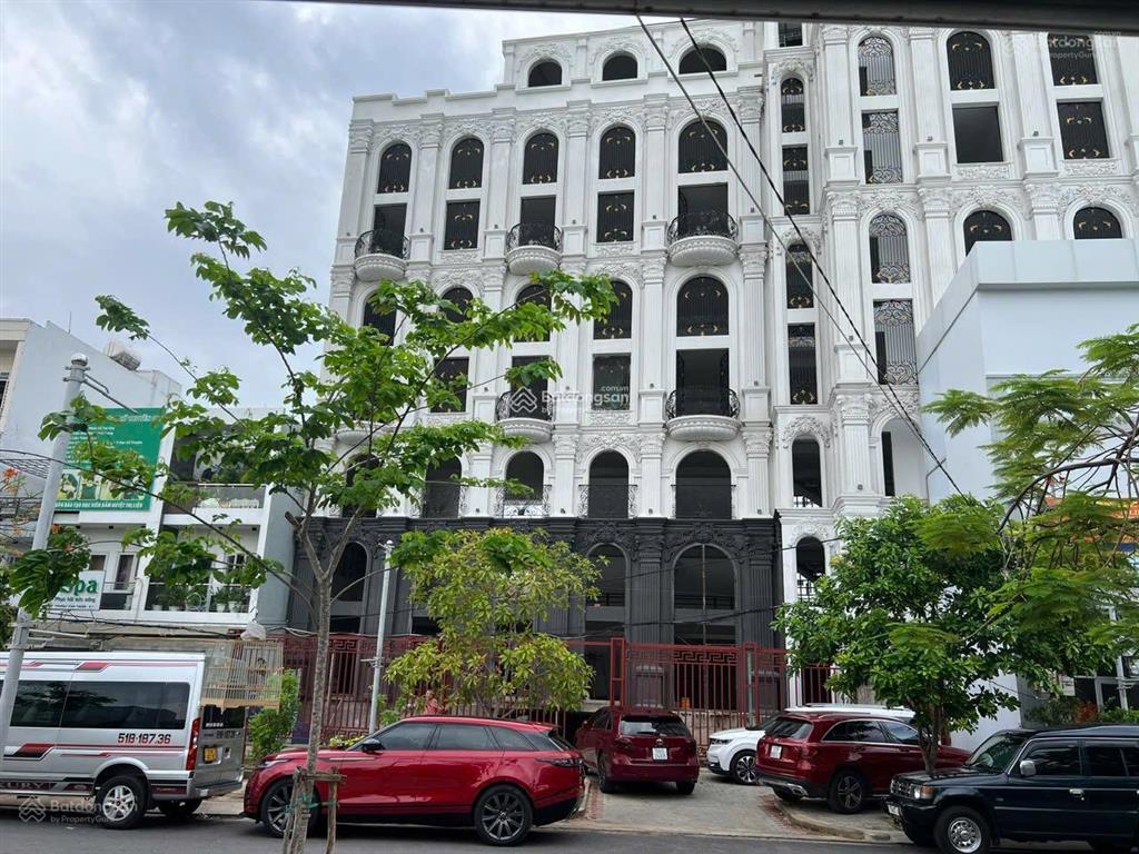 Cho thuê tòa nhà mặt tiền huỳnh tấn phát, quận 7 tphcm