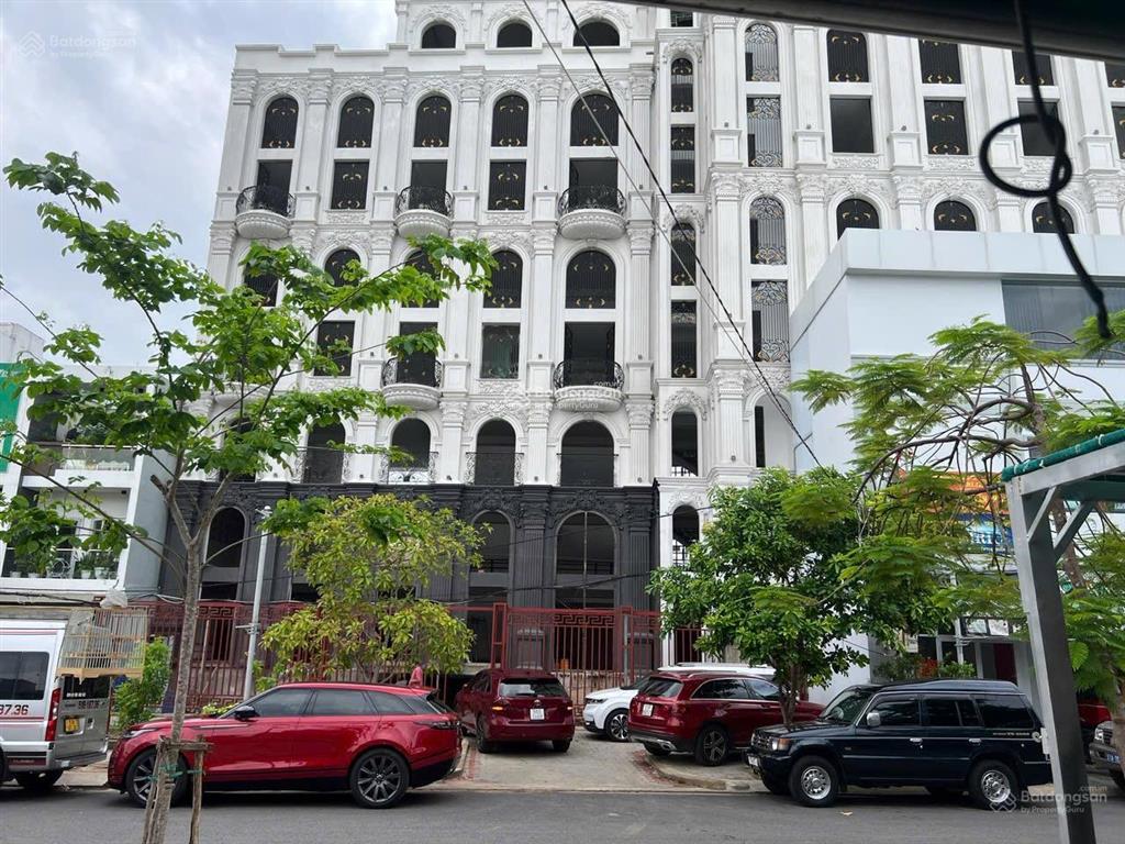 Cho thuê tòa nhà mặt tiền huỳnh tấn phát, quận 7 tphcm