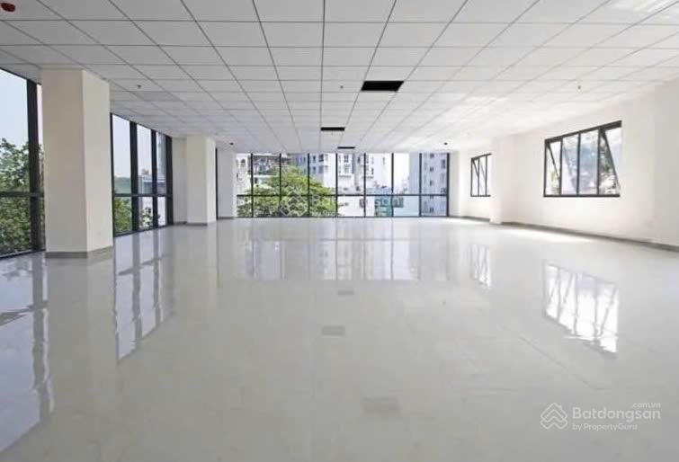 Tòa nhà góc khánh hội bến vân đồn | hầm + 6 tầng | 10x18m | 150 triệu/tháng