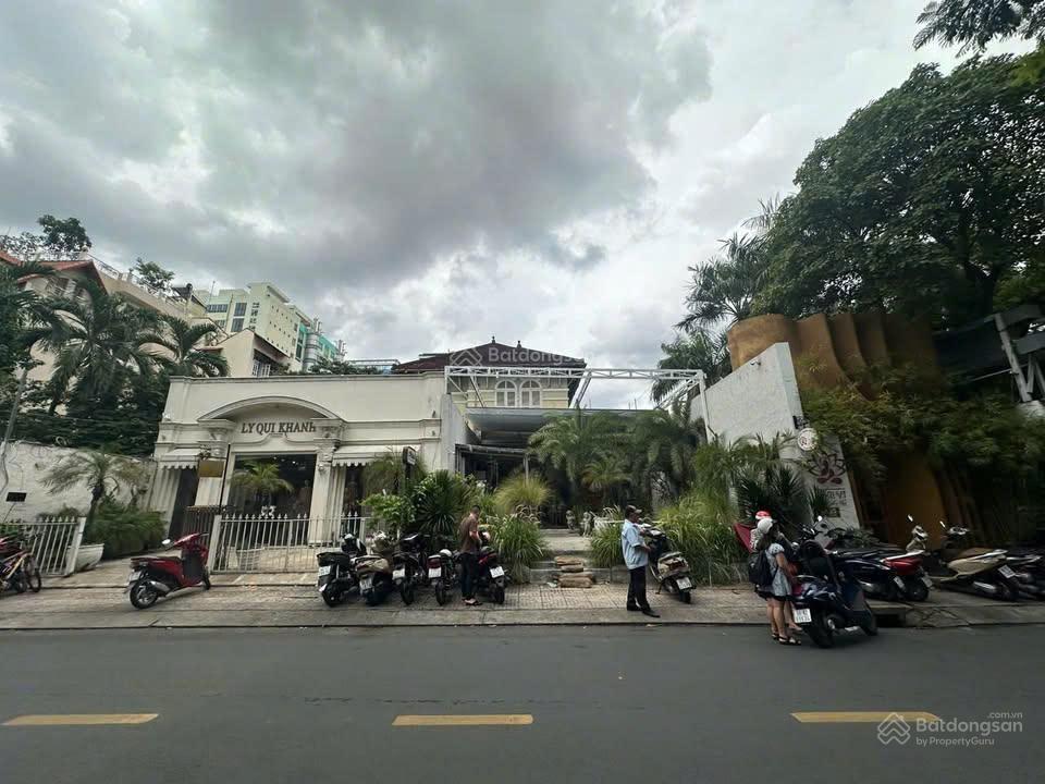 Quận 3  biệt thự sân vườn khu sang trọng dtsd 590m2
