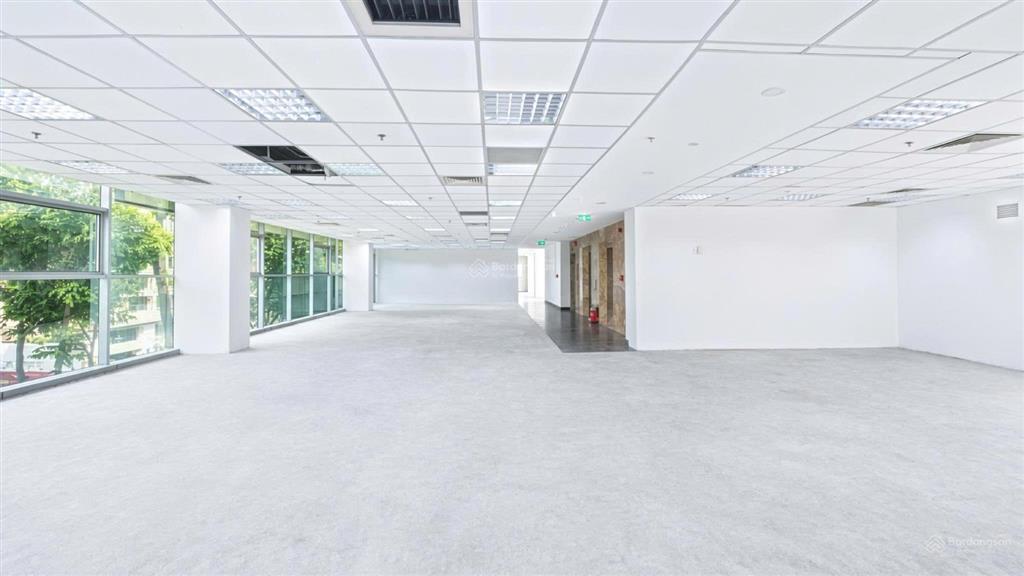 Cho thuê tòa nhà mặt tiền lý thường kiệt quận 10  dt 8x18m  hầm + trệt + 5 lầu + st