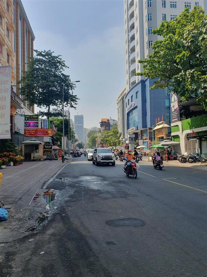 Cho thuê tòa nhà mới  10  12/3d kỳ đồng, quận 3 tổng dtsd (net) ~3.000m².3 hầm 14 tầng