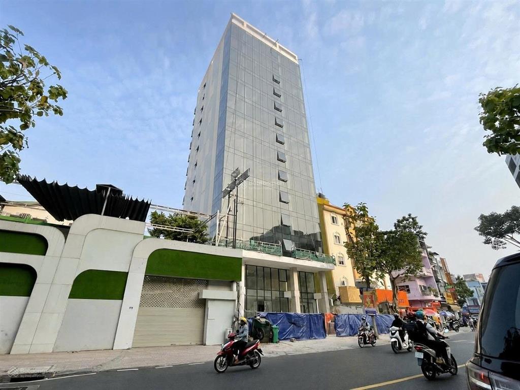 Cho thuê tòa nhà mới  10  12/3d kỳ đồng, quận 3 tổng dtsd (net) ~3.000m².3 hầm 14 tầng