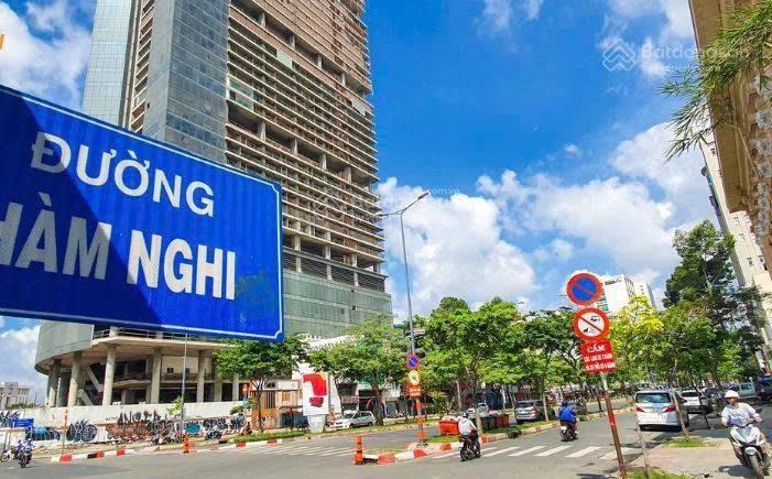 Cho thuê mặt bằng khủng 860m trung tâm hàm nghi q1860m² trệt + lửng giá thuê 300 triệu/tháng