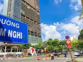 Cho thuê mặt bằng khủng 860m trung tâm hàm nghi q1860m² trệt + lửng giá thuê 300 triệu/tháng