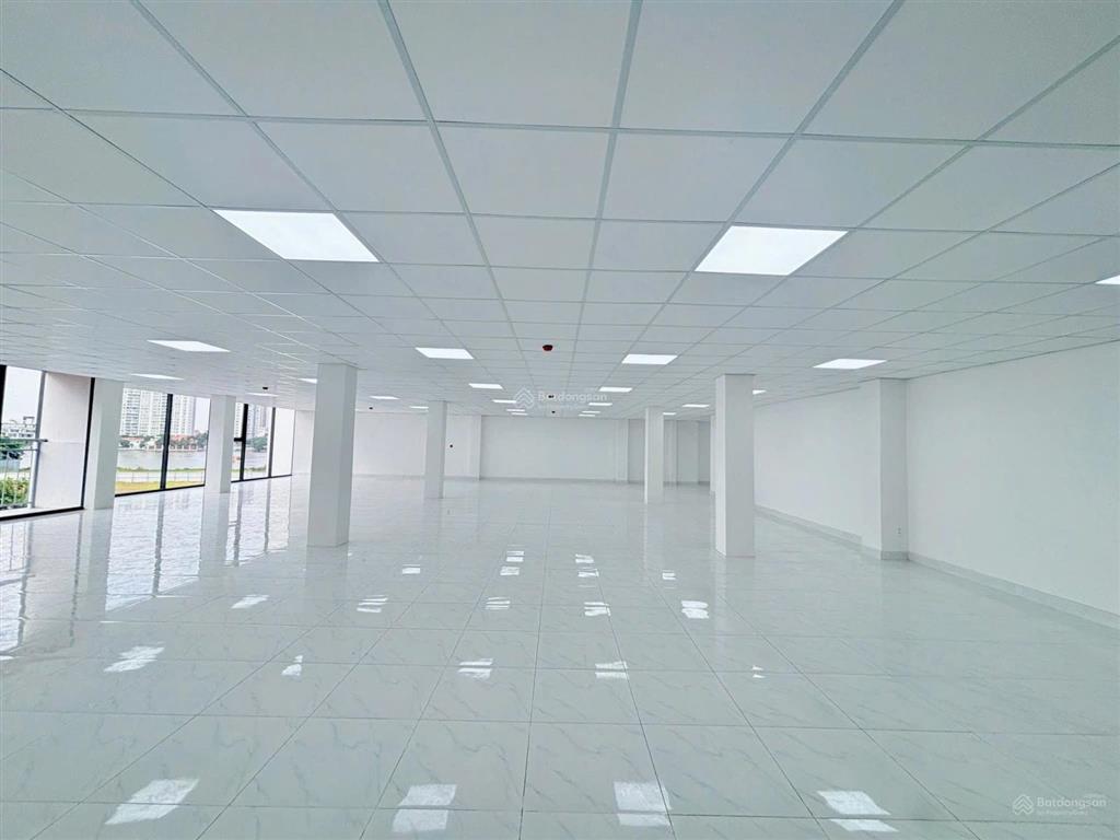 Cho thuê toà nhà mới xây góc 2 mặt tiền 3739 cửu long, quận 10