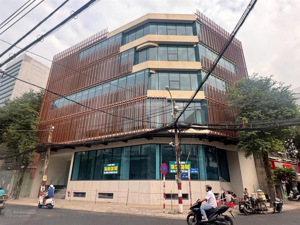 Cho thuê toà nhà mới xây góc 2 mặt tiền 3739 cửu long, quận 10