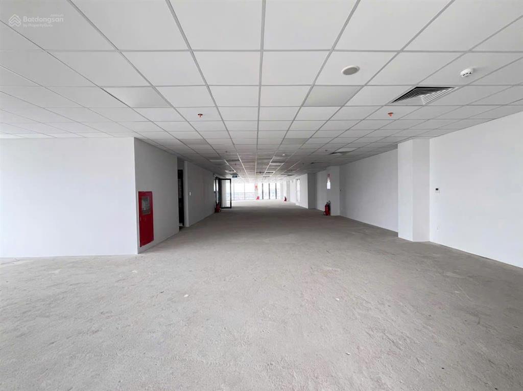 Mặt tiền trần hưng đạo, quận 5dt 8 x 25m kết cấu trệt + lửng + 5 lầu giá thuê 220 triệu/tháng