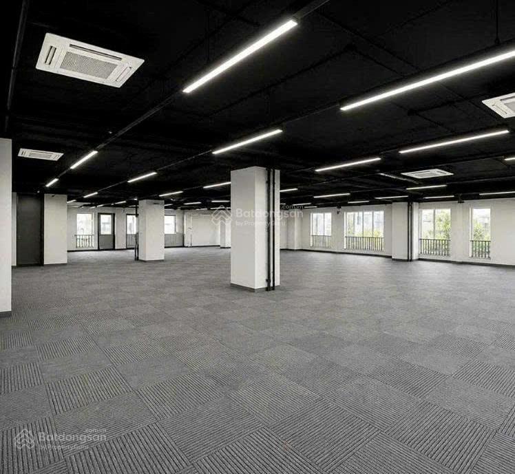 Thuê biệt thự mặt tiền thảo điền, quận 2. dt 18 x 30m. kết cấu trệt + 2 lầu. giá 120 triệu/tháng