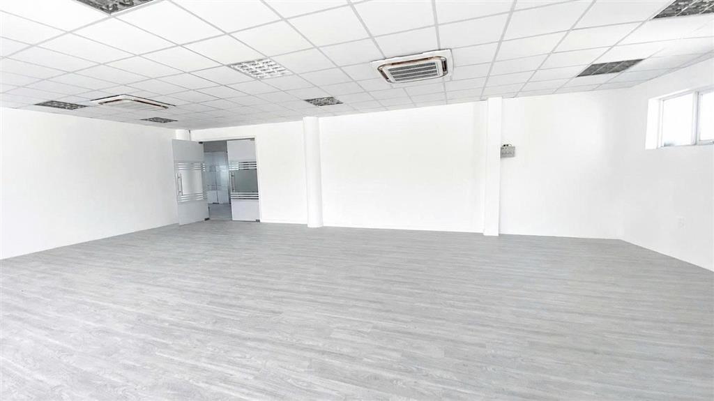 2mt trần não lương định của q2  15 x 30m, kết cấu trệt 4 lầu, giá thuê 150 triệu/tháng