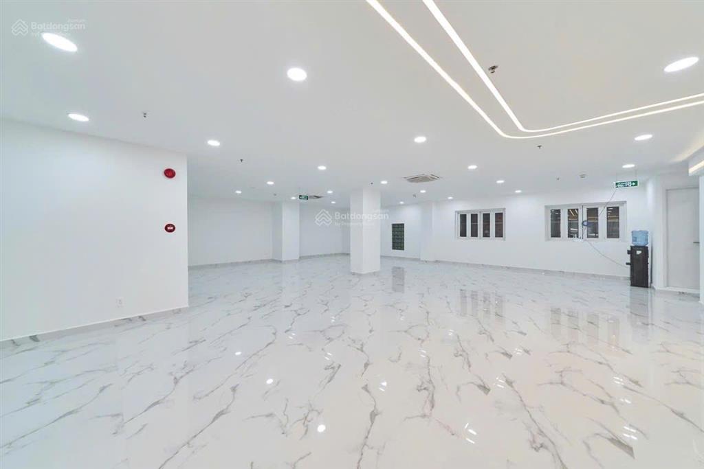Mt lê hồng phong ba tháng hai q1012 x 30m, kết cấu hầm trệt 6 tầng, giá thuê 160 triệu/tháng