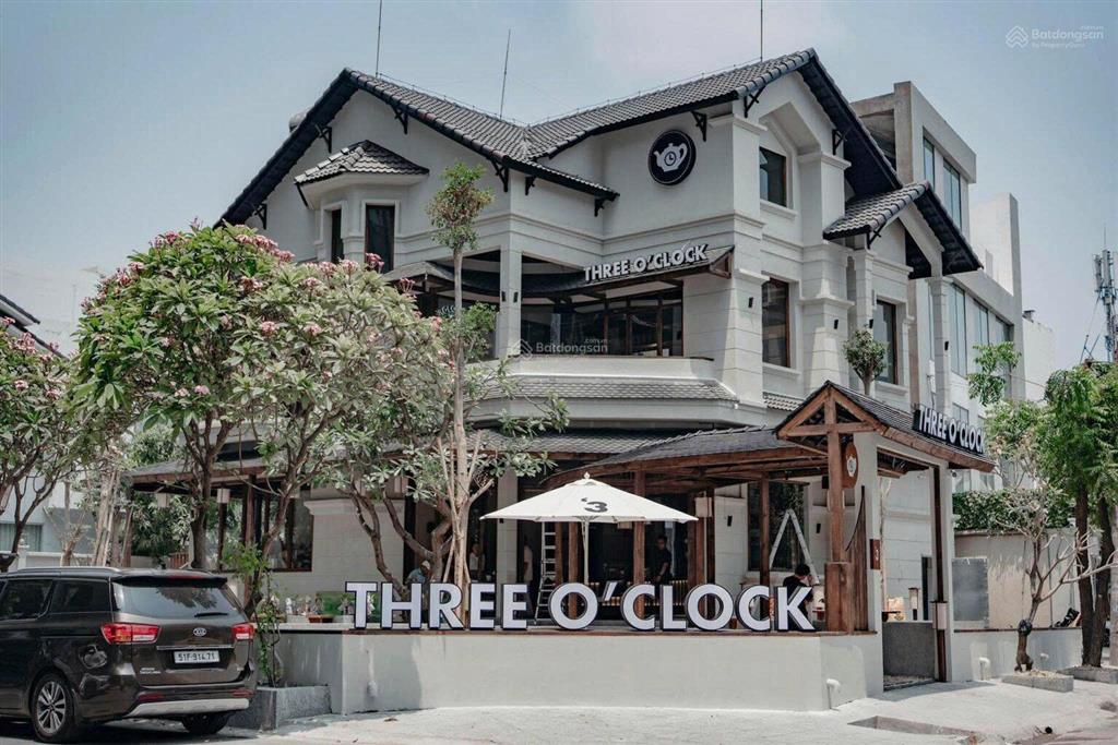 2mt lê thánh tôn q1  dt 9 x 22m, kết cấu trệt lửng 1 lầu, giá 200 triệu/tháng