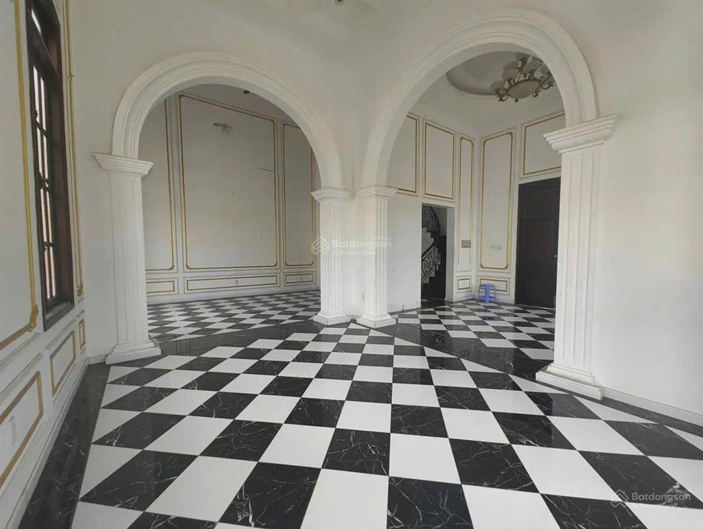 Mặt tiền hồ xuân hương, quận 3 (góc trương định) 15x25m 7.000$/tháng