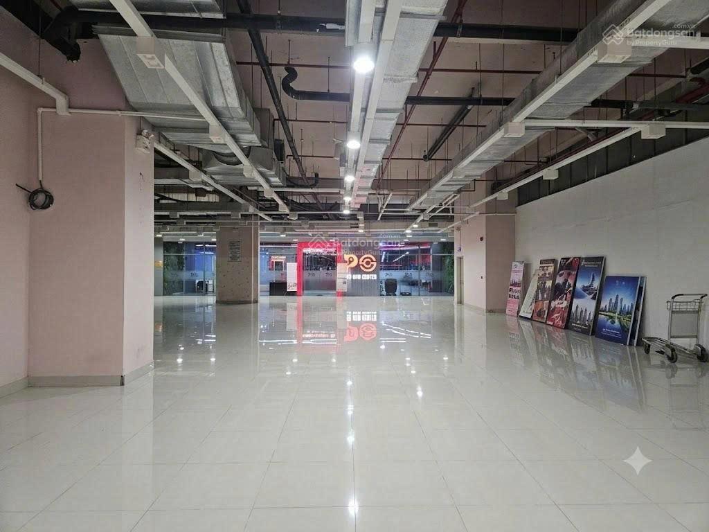 Cho thuê mặt bằng thương mại 3.791,6m 181 cao thắng, quận 10 phù hợp siêu thị, showroom, gym
