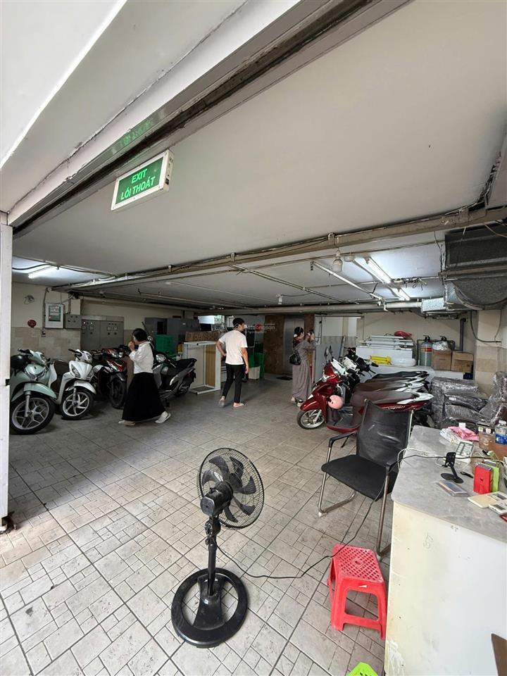 Cho thuê tòa nhà mặt tiền đường ba tháng hai quận 10