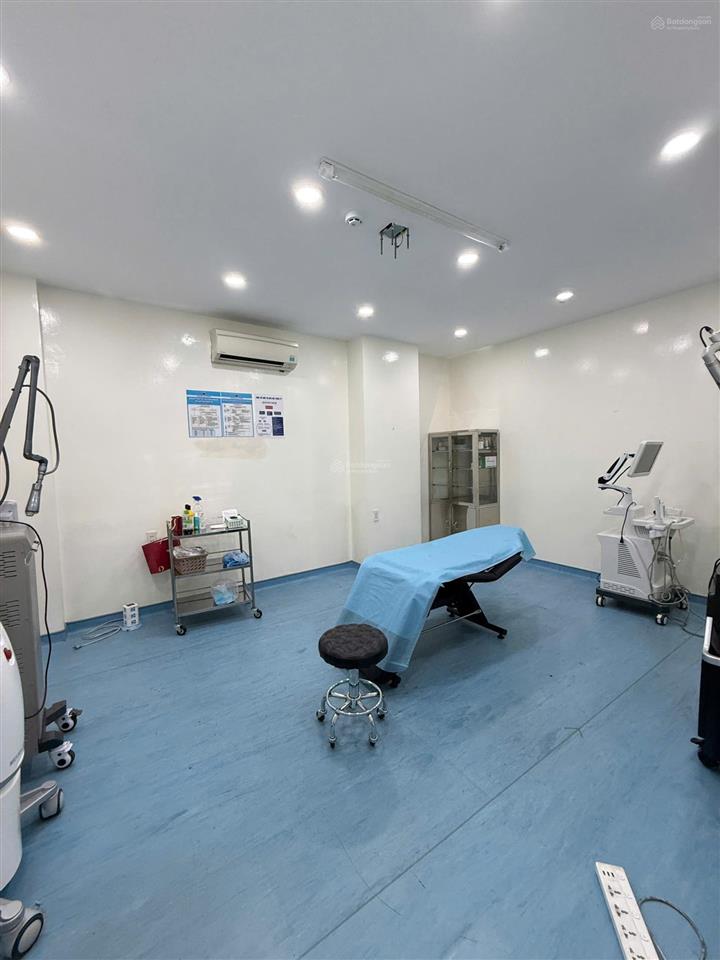 Cho thuê tòa nhà mặt tiền đường ba tháng hai quận 10