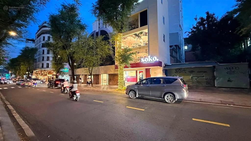 Góc nguyễn trung trực cách chợ bến thành 200m mặt tiền khủng 12x30m nở hậu phù hợp flagship store