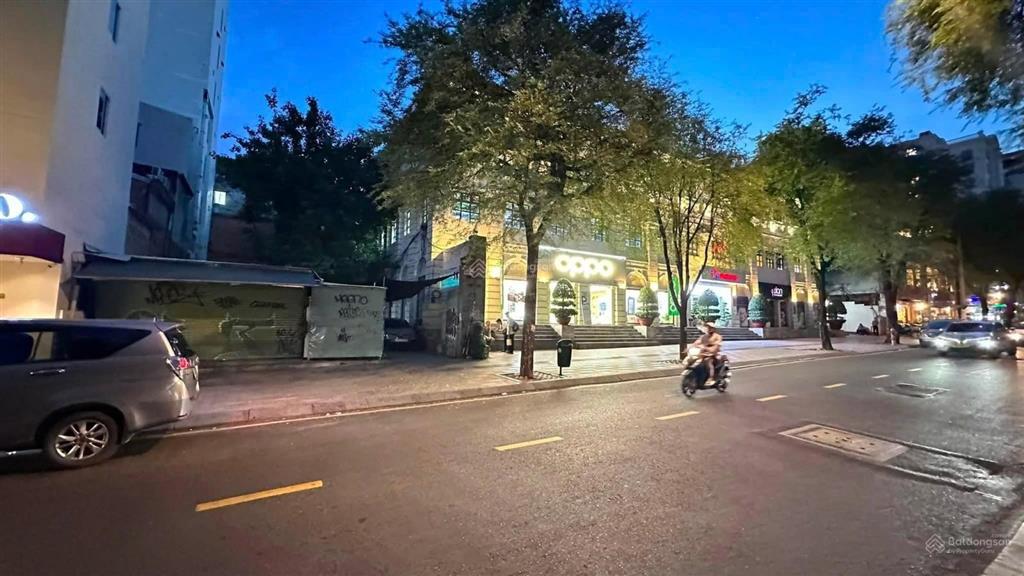 Góc nguyễn trung trực cách chợ bến thành 200m mặt tiền khủng 12x30m nở hậu phù hợp flagship store