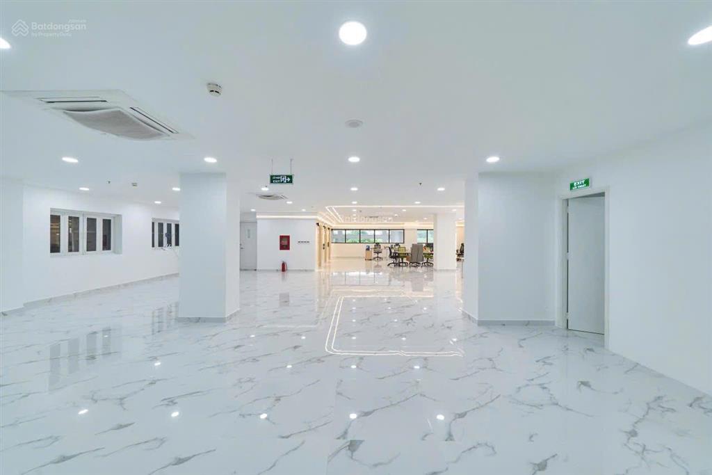 Mặt tiền thủ khoa huân, quận 1 đối diện chợ bến thành 12x25m 3 tầng diện tích 12m x 25m