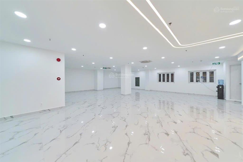 Mặt tiền thủ khoa huân, quận 1 đối diện chợ bến thành 12x25m 3 tầng diện tích 12m x 25m