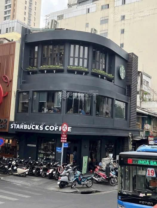Góc 2 mặt tiền nam kỳ khởi nghĩa, quận 1  18x30m  2 tầng