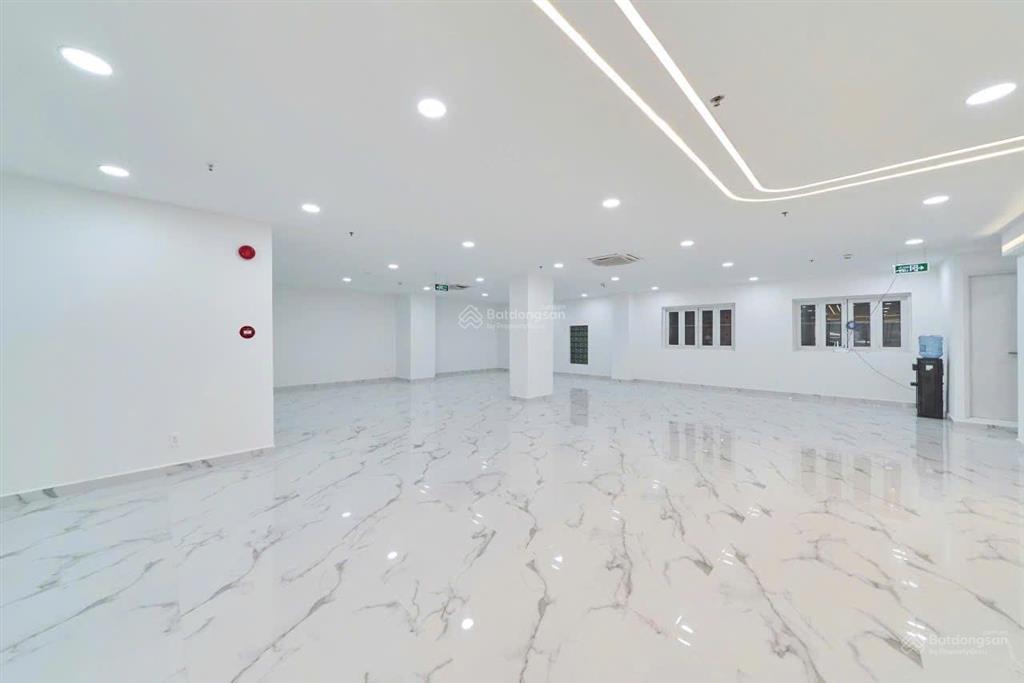 Mặt tiền lê hồng phong, quận 10  8x25m  hầm, trệt, 5 lầu  văn phòng, thẩm mỹ