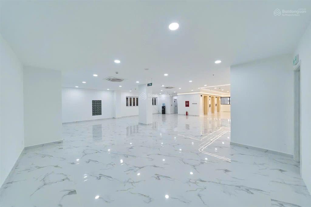 Cho thuê tòa nhà nguyễn thị minh khai, quận 3  đoạn ngã tư cao thắng  dtsd 450m  hầm 7 tầng