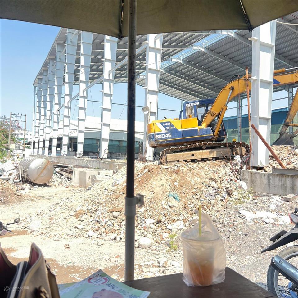 Tổng khu 7000m2 ngay khu sân bay t3 đẹp sẵn kho nhà tiền chế mới