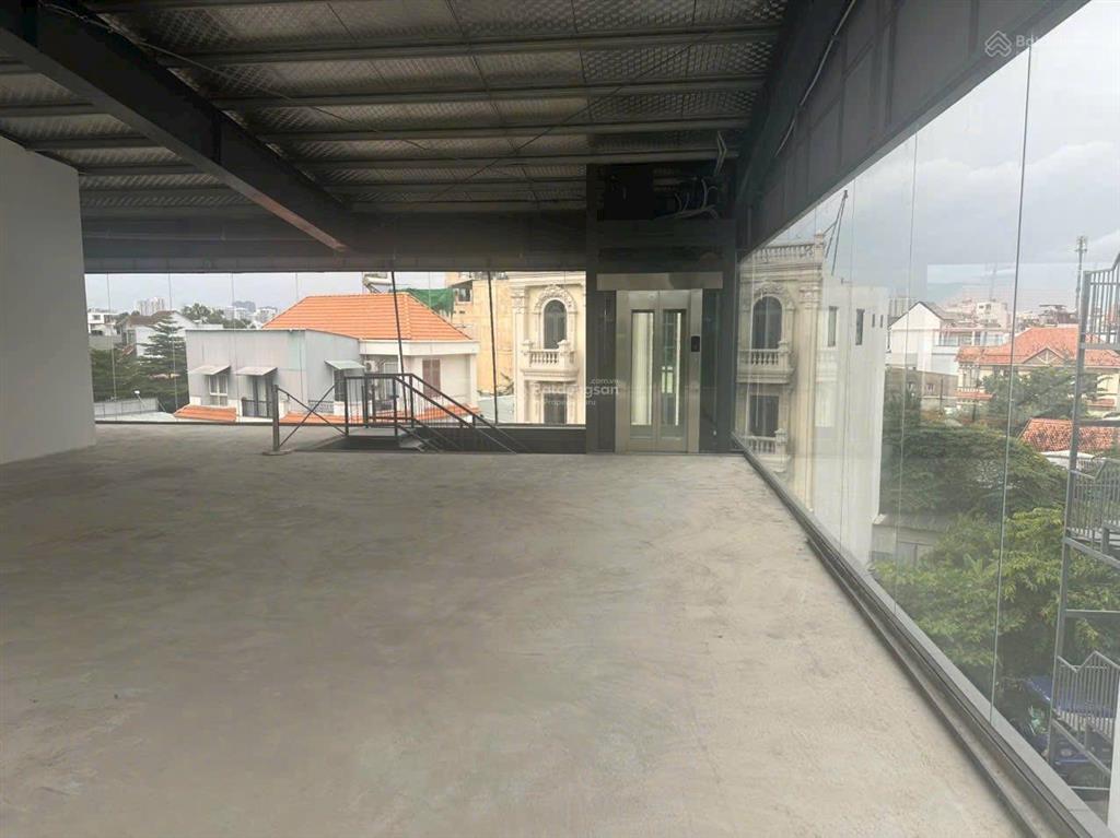 Cho thuê tòa nhà văn phòng cao cấp vị trí vàng tại trung tâm quận 1