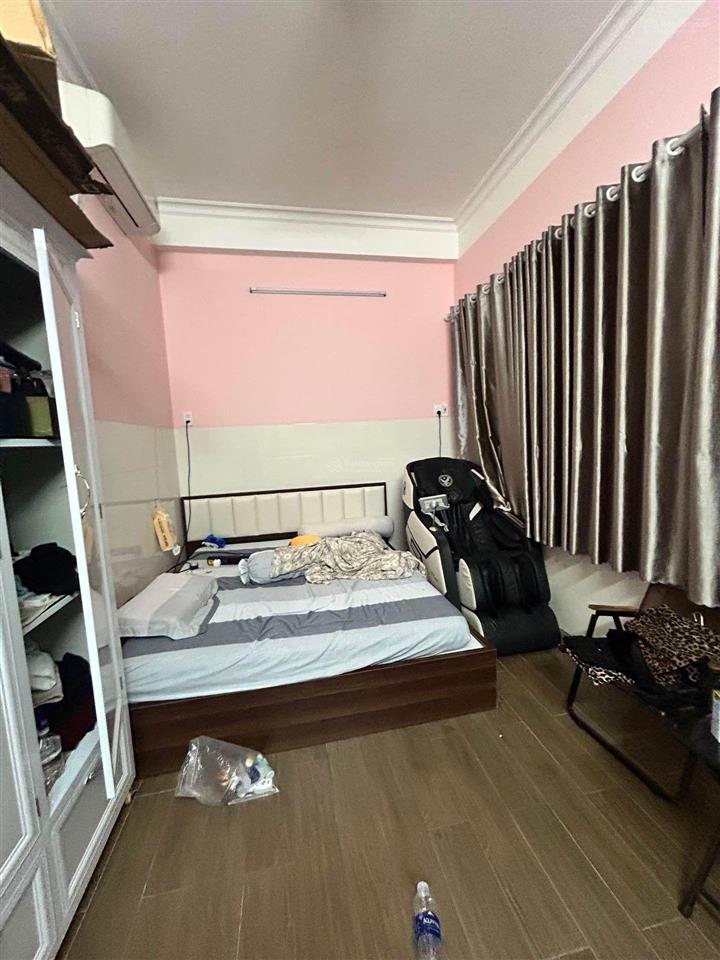 Bán nhà hồng bàng  6.3 t.ỷ.
+ 57m , 4 tầng btct 4pn 4wc, st rộng rãi.
+ hẻm nhựa 8m ô tô chạy