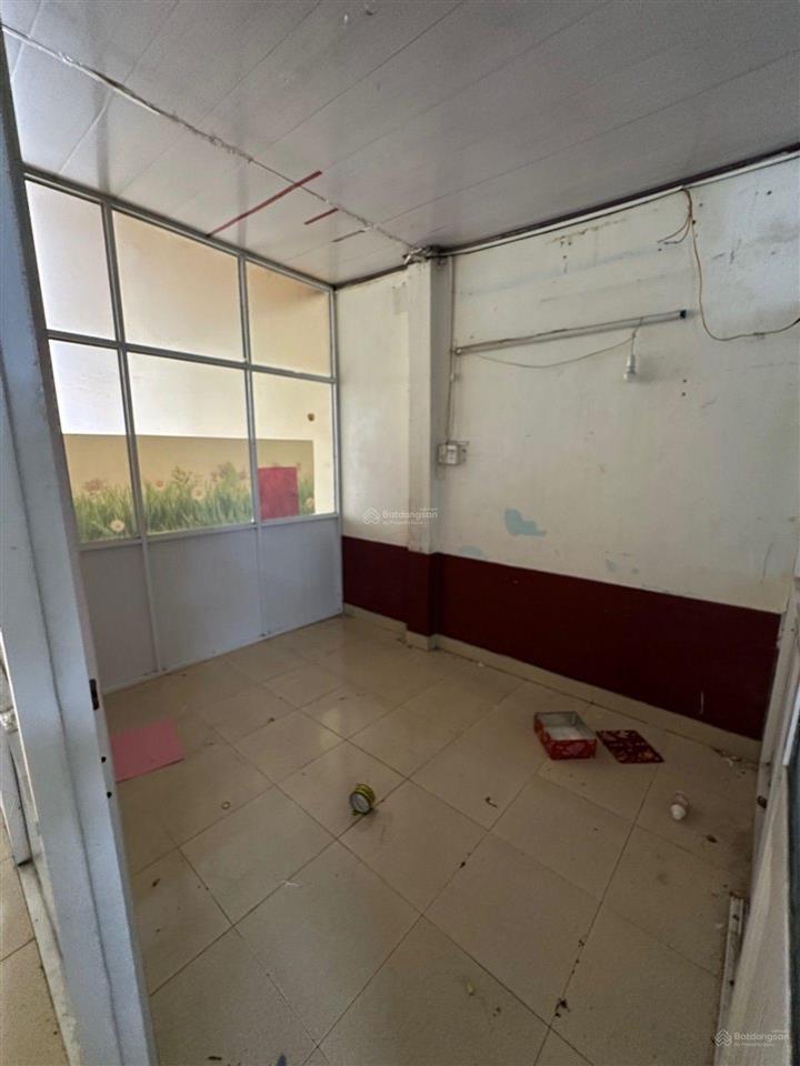 Bán nhà chỉ 5.75 tỷ  mặt tiền kdc tên lửa gần aeon 413.5m², nhà cấp 4 tiện xây mới
