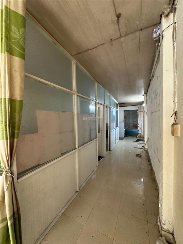 Bán nhà chỉ 5.75 tỷ  mặt tiền kdc tên lửa gần aeon 413.5m², nhà cấp 4 tiện xây mới