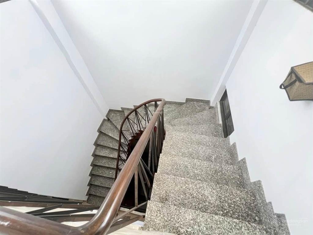 Bán nhà mặt tiền 18m lề 4m, kinh doanh sầm uất  cạnh đại lộ võ văn kiệt  hoàng ngân q8  80m2