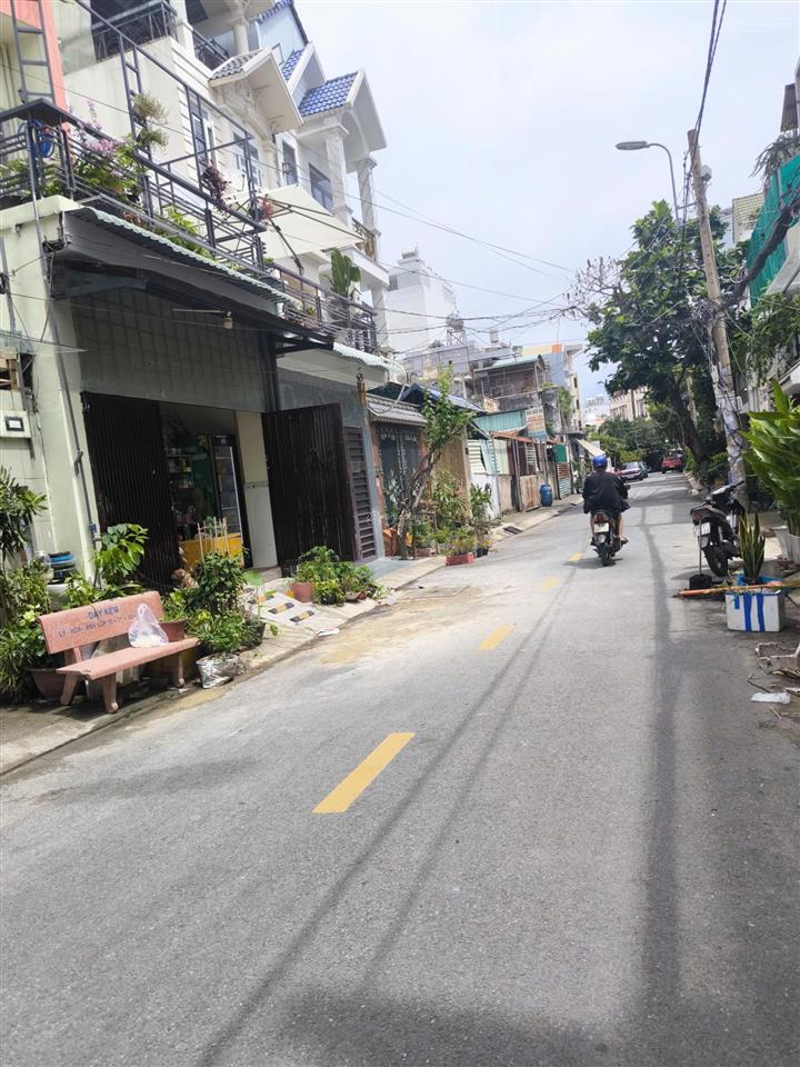 Bán đất tặng nát cấp 4 hẻm nhựa đẹp 2 xe hơi né nhau sát mặt tiền đường số 20 đối diện cc hà kiều