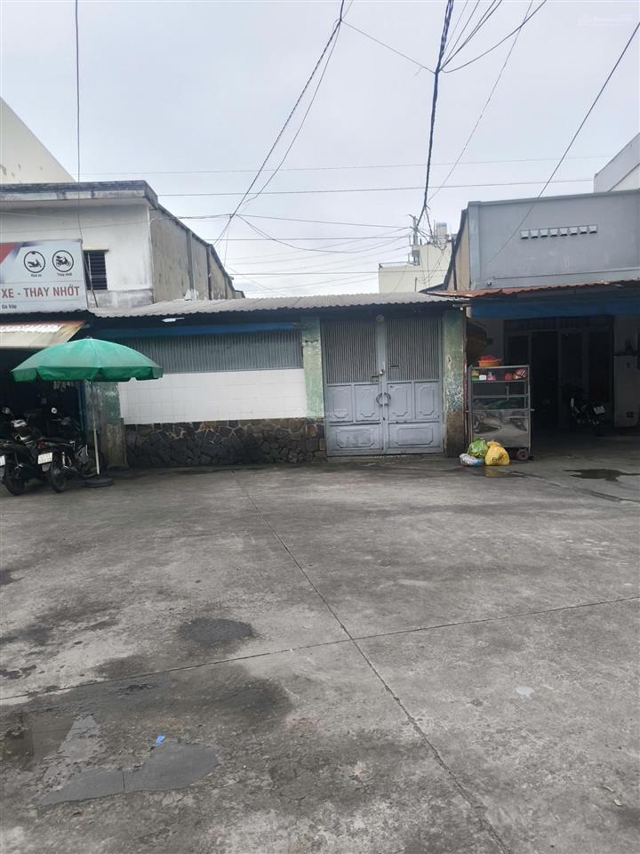 Bán mảnh đất siêu ngon ngang 8m đất vuông vức lg12m gần trường đại học công nghiệp tp.hcm