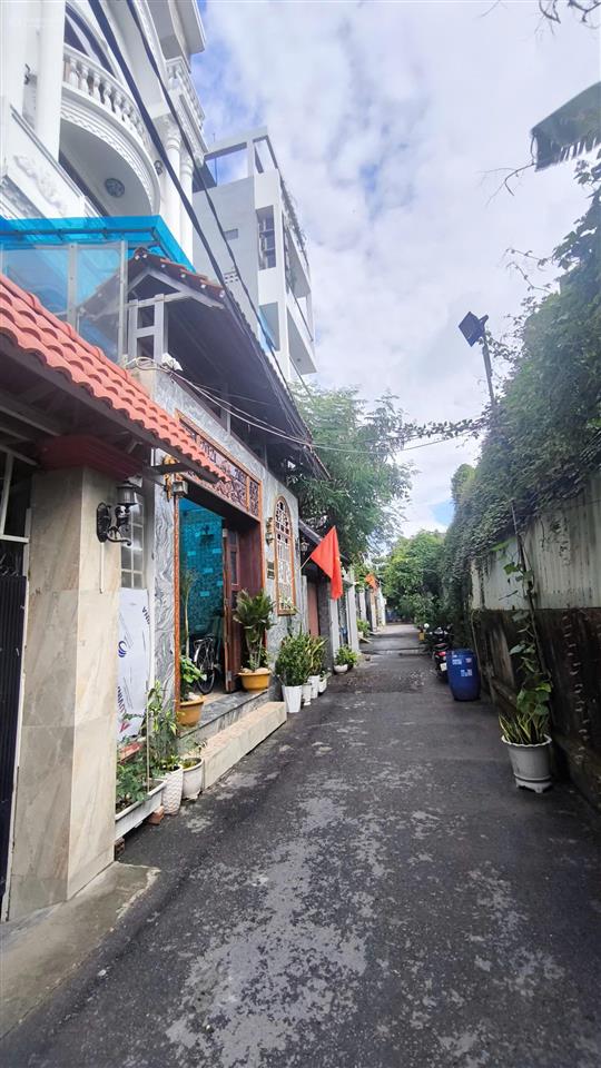 Bán đất tặng nc4 đường dương quảng hàm tương lai mặt tiền kênh tham lương dt 95m2 chỉ 10 tỷ