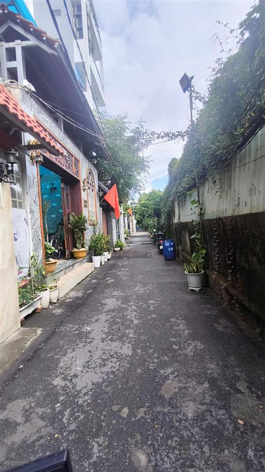 Bán đất tặng nc4 đường dương quảng hàm tương lai mặt tiền kênh tham lương dt 95m2 chỉ 10 tỷ
