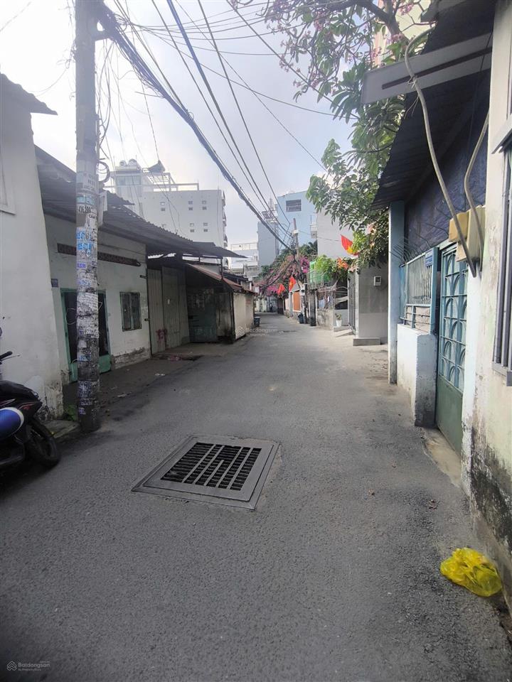Nhà 4 tầng dt 5x20m vuông vức cách mt trần bá giao 20m hxh đậu cửa dct 20tr/th tương lai tăng giá